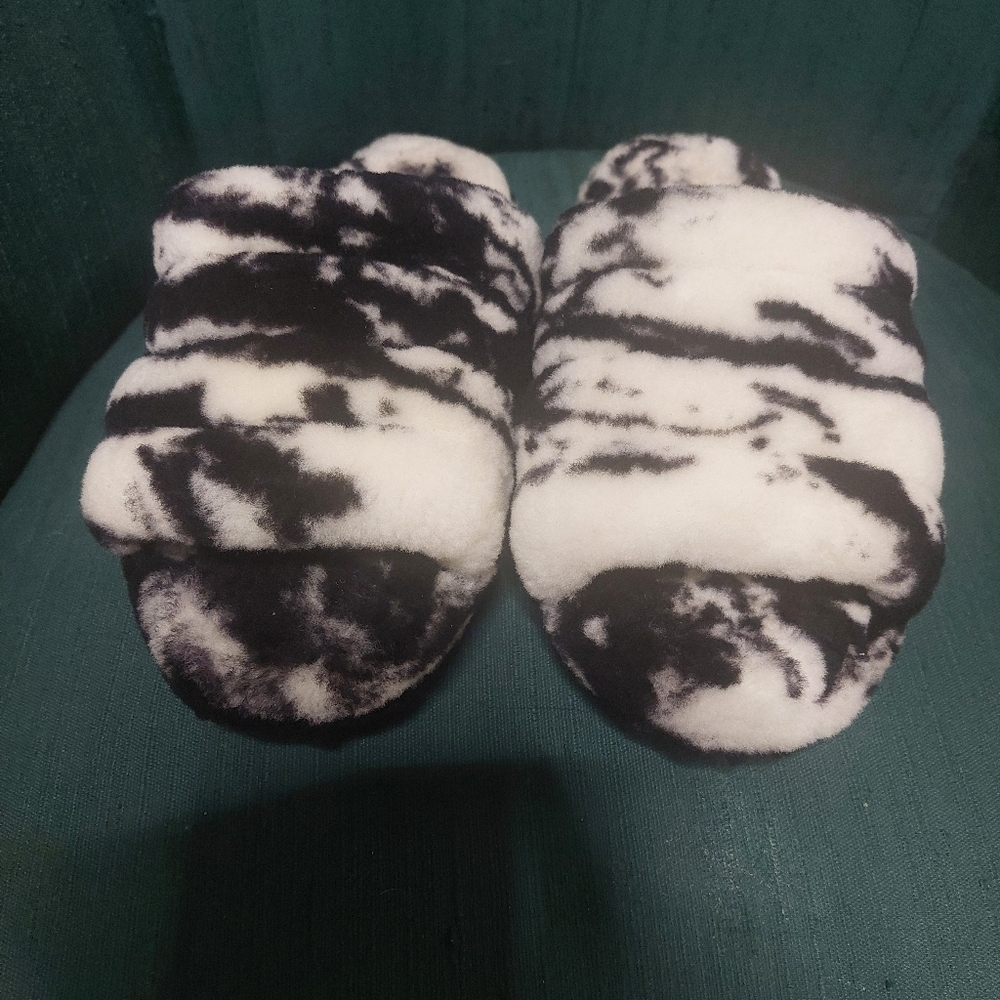 Cozy UGG  Black and White Fuzzy Slippers